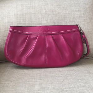 Coach Smooth Leather Wristlet Clutch in Pink